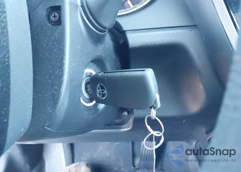 2020 Toyota Camry Le Awd z USA, uszkodzony, nr VIN 4T1C11BK7LU004084